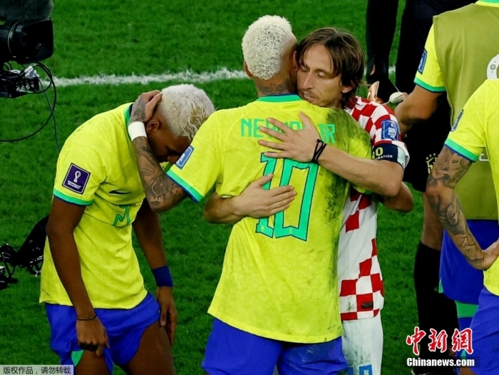 教育城焦点之战：五星巴西在加时领先终被克罗